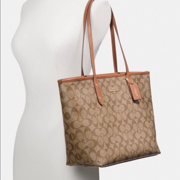 **LAST ONE **COACH TOTE SIGNATURE❤️🌹❤️🌹 - Picture 7 of 8